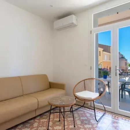 Remarquable T2 Avec Terrasse Carqueiranne