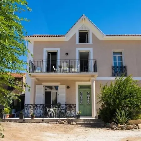 Remarquable T2 Avec Terrasse Carqueiranne