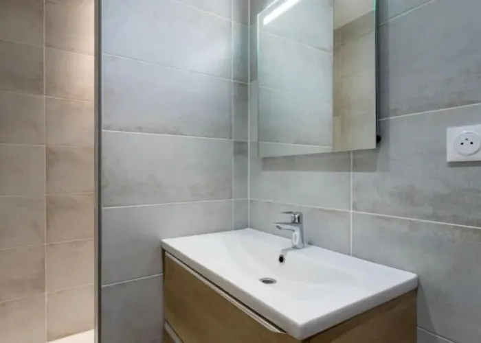 Remarquable T2 Avec Terrasse * Carqueiranne